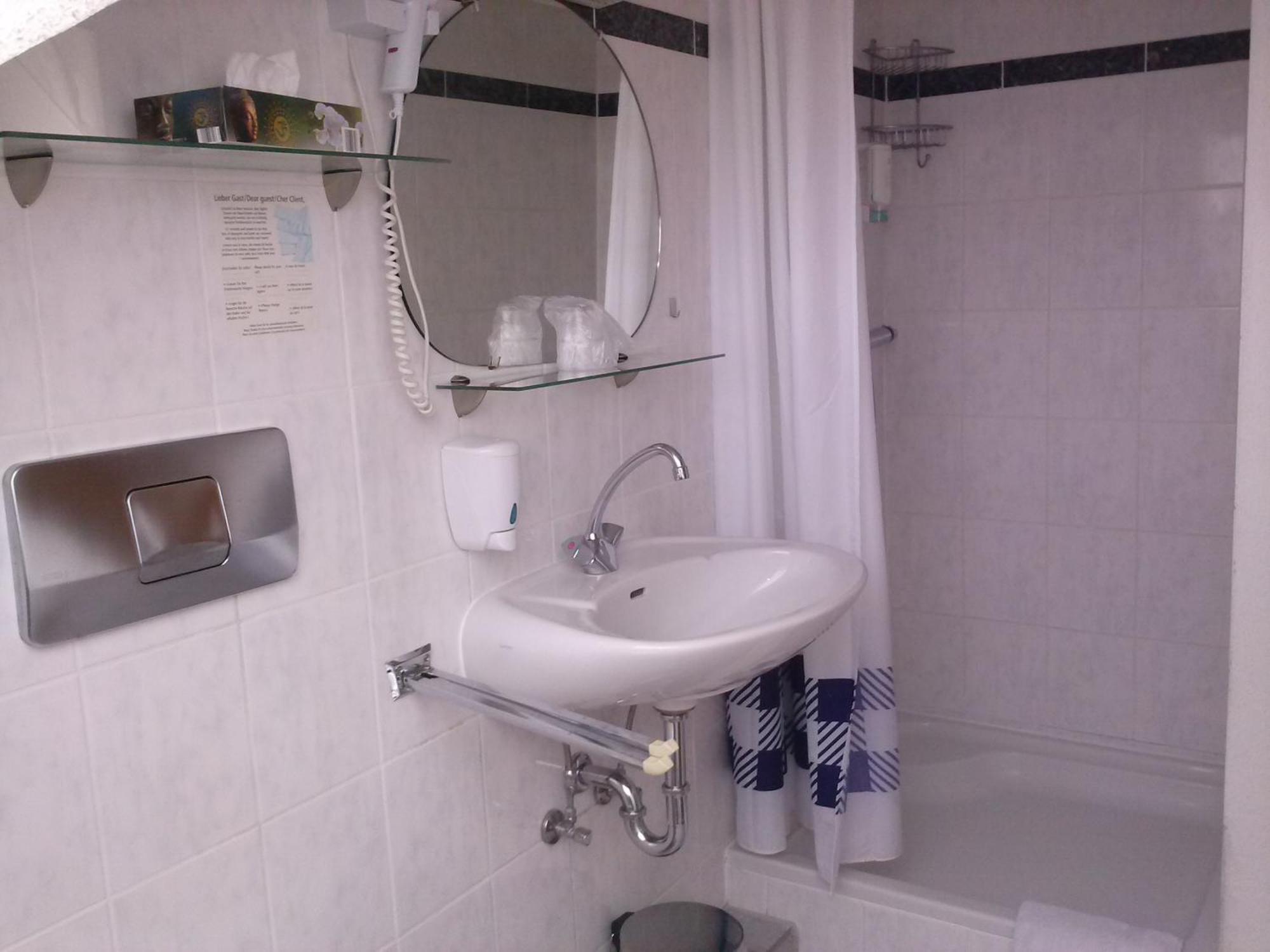 Hotel Garni Am Bowenberg Niederzissen Kamer foto